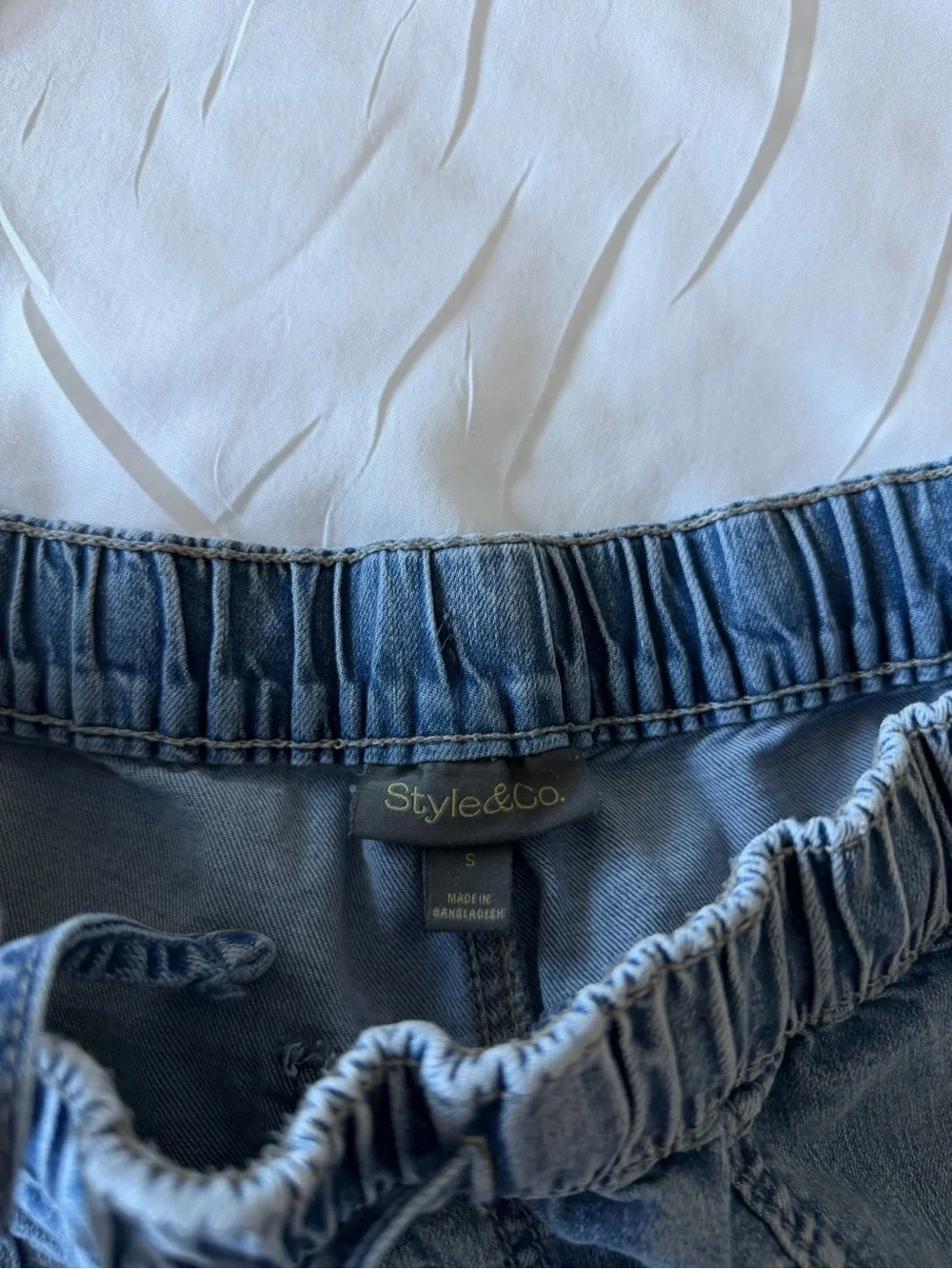 Jeans - Picture 2 of 3